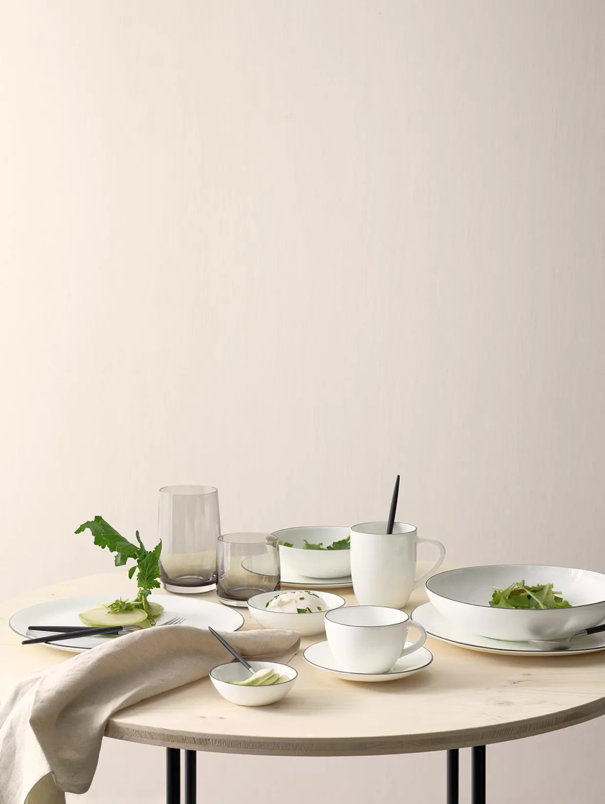 henkelbecher, ligne noire