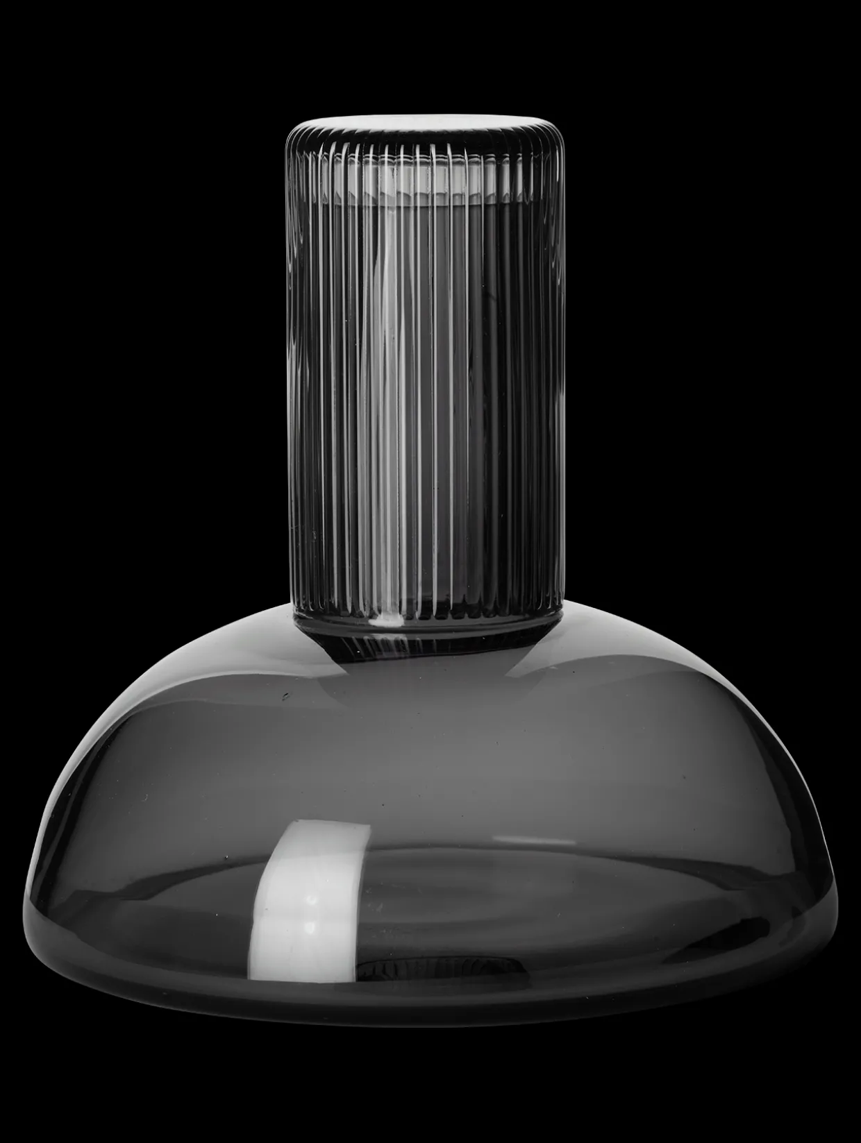 karaffe mit trinkglas, grey