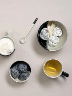 schale, black currant smoothie