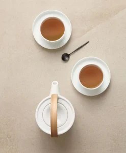 teekanne mit holzgriff, weiß